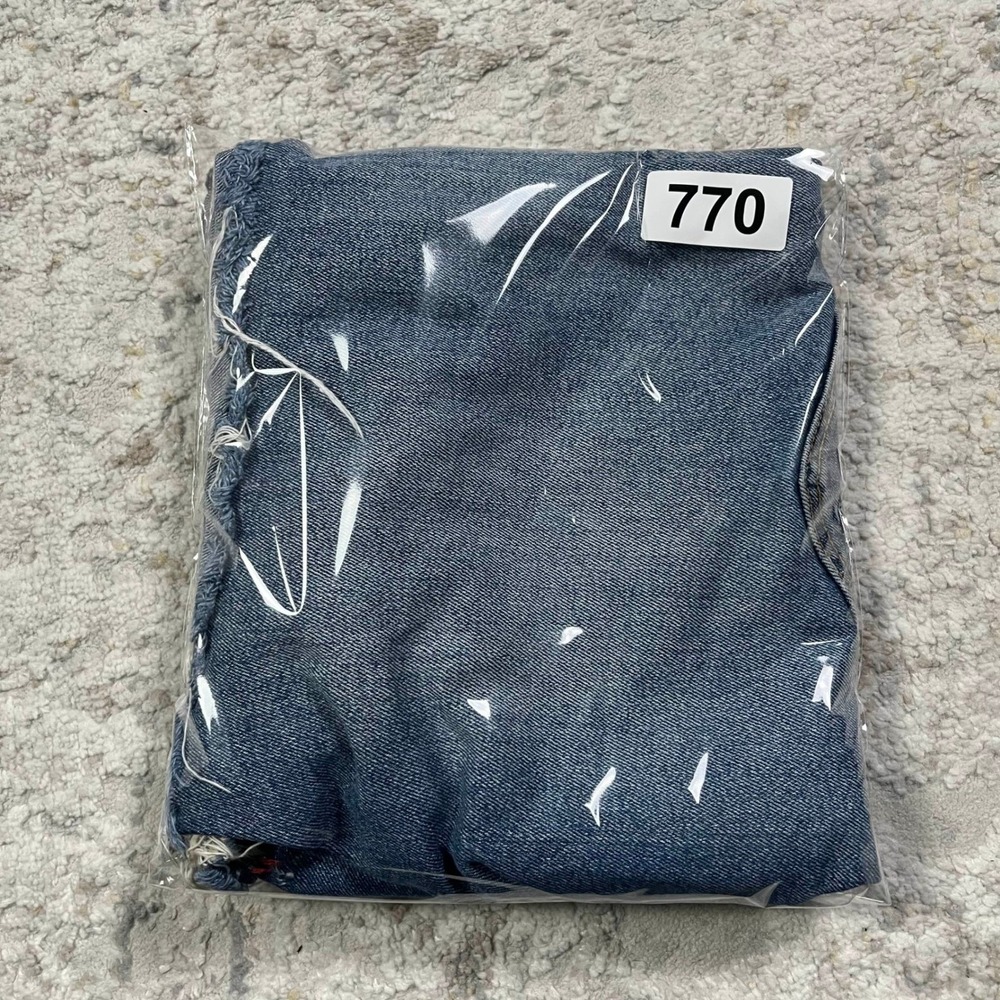 Levis 502 Mens Shorts Size 32 Blue Denim Cutoff Jean Raw Hem Faded Distressed - Picture 10 of 10